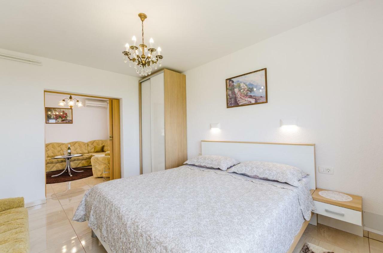 Apartment In Novi Vinodolski 15274 Povile Kültér fotó